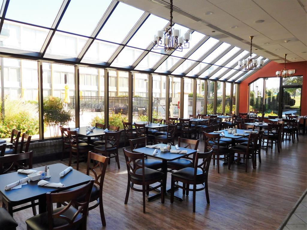 Wyndham Garden Greensboro Extérieur photo