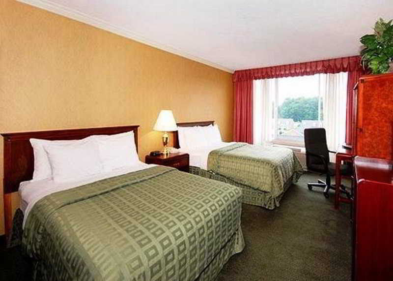 Wyndham Garden Greensboro Extérieur photo