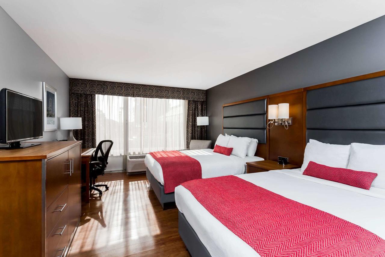 Wyndham Garden Greensboro Extérieur photo