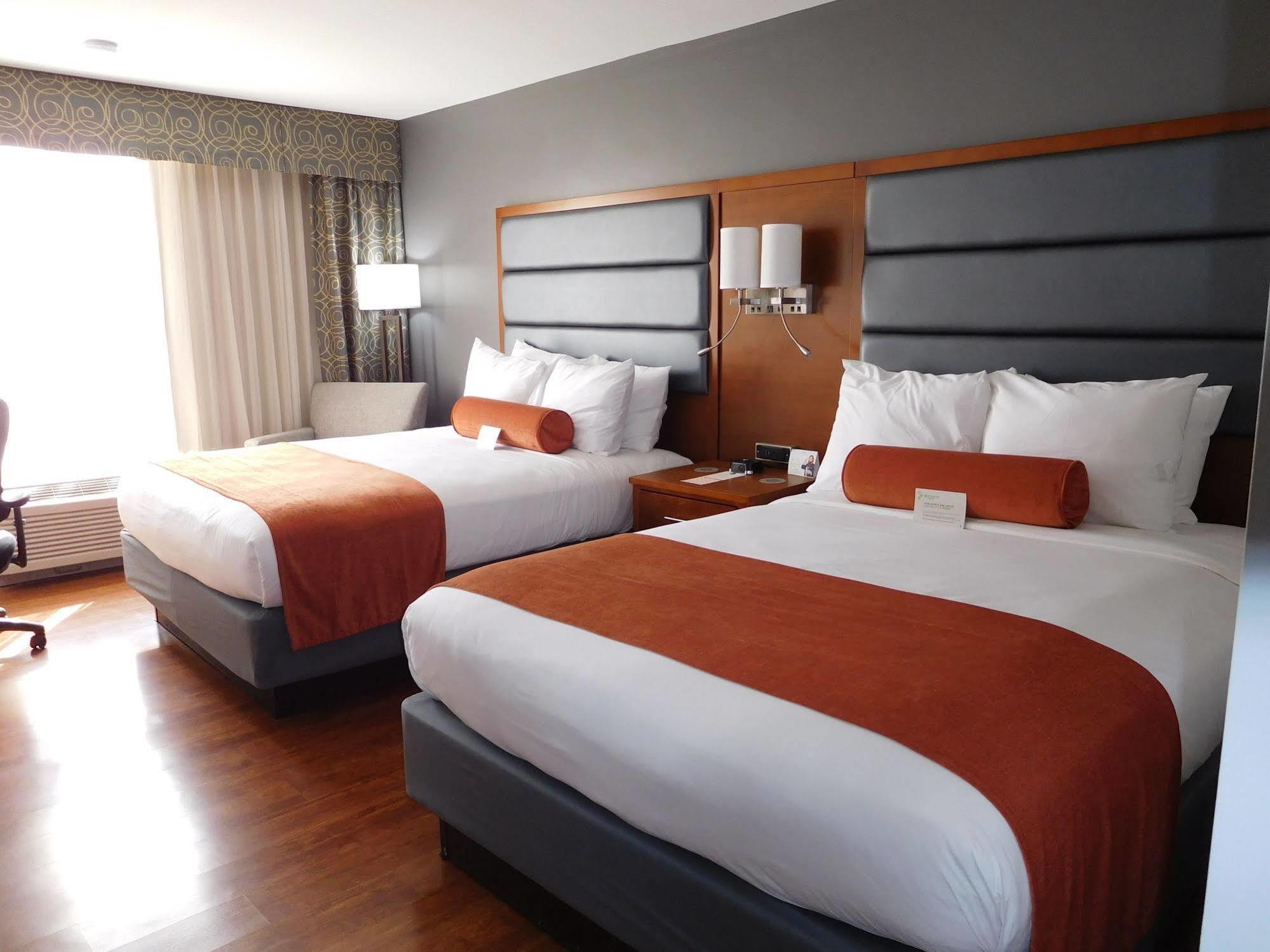 Wyndham Garden Greensboro Extérieur photo
