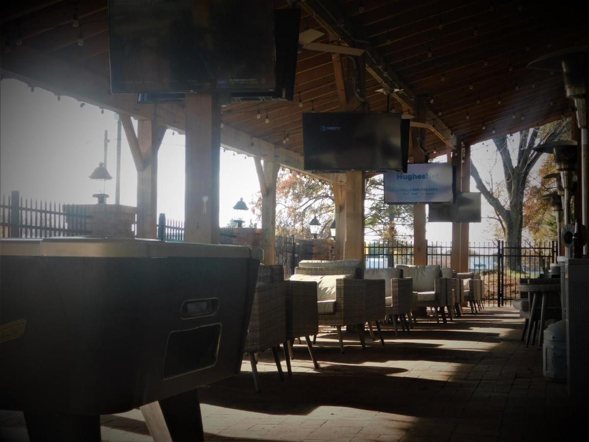 Wyndham Garden Greensboro Extérieur photo