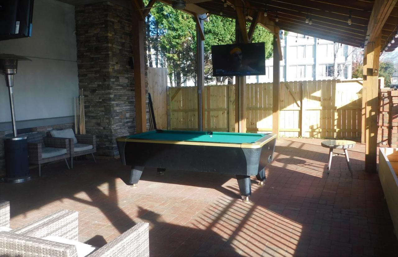 Wyndham Garden Greensboro Extérieur photo